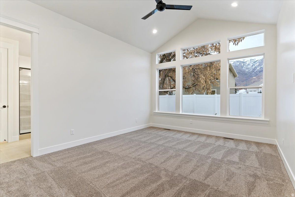 OAKS AT OAKRIDGE - Residential