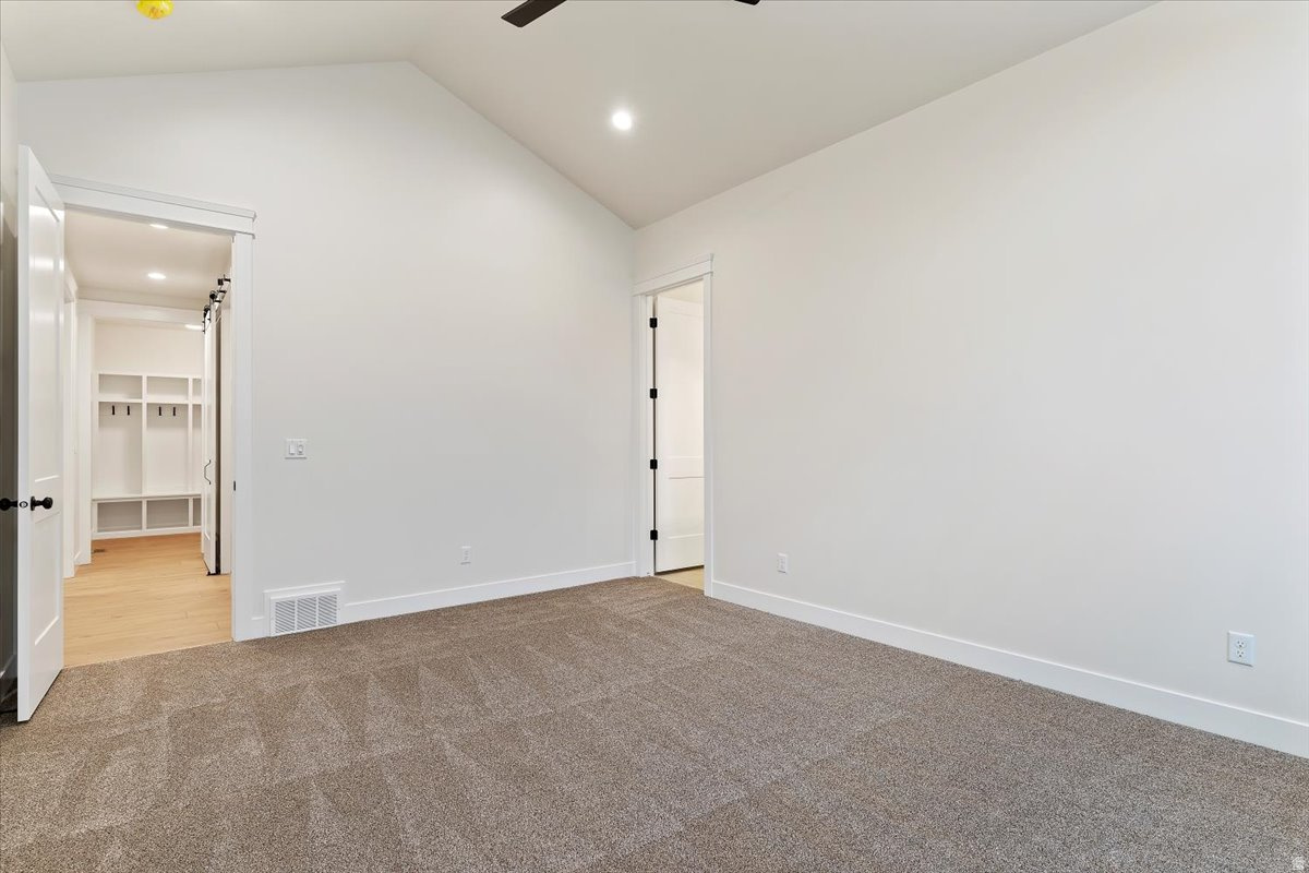 OAKS AT OAKRIDGE - Residential