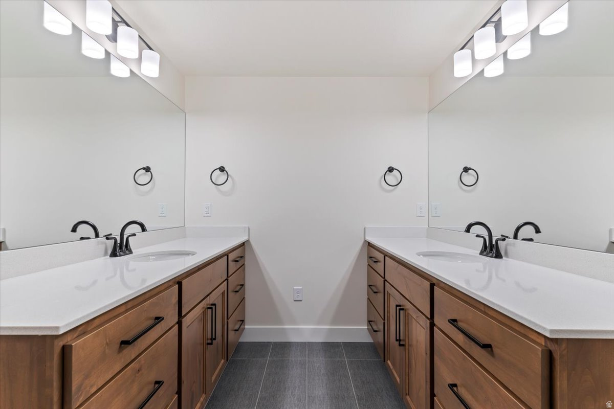 OAKS AT OAKRIDGE - Residential