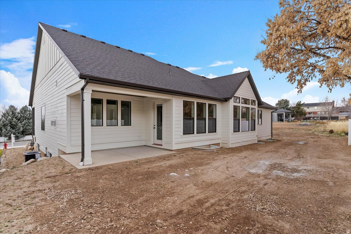 OAKS AT OAKRIDGE - Residential