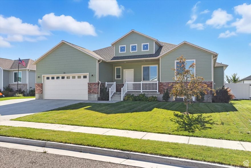 Check out this amazing home! This fully finished 6-bedroom, 3-bath property offers plenty of space and comfort for the whole family. Located in a great neighborhood close to schools and parks, it's perfect for anyone looking for convenience and community. Join the optional HOA for $299/year for access to the gym, pool, and clubhouse. This home is amazing and is a must see! Schedule your showing today!