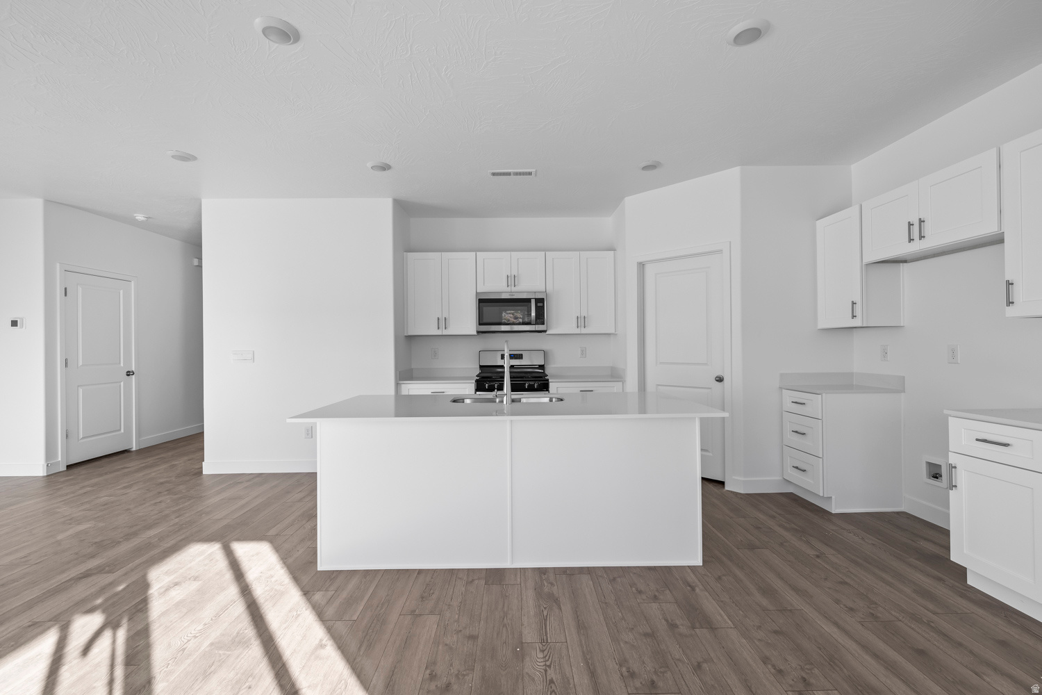 LONG VALLEY - Residential