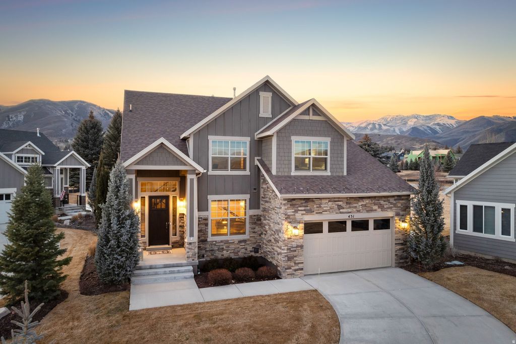 Photo of 431 N FAIRWAY DR, Midway, UT 84049 (MLS # 2136099)