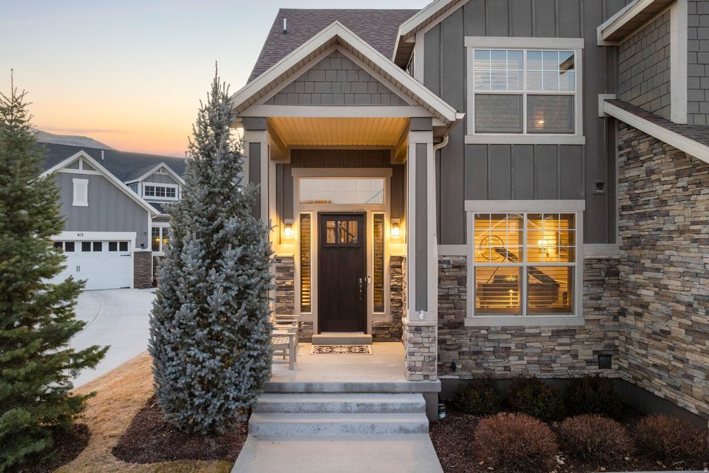 Photo of 431 N FAIRWAY DR, Midway, UT 84049 (MLS # 2136099)