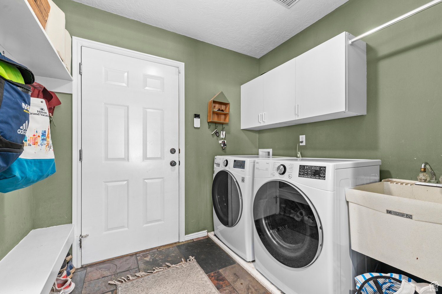 1986 E Dan, Layton, Utah image 32