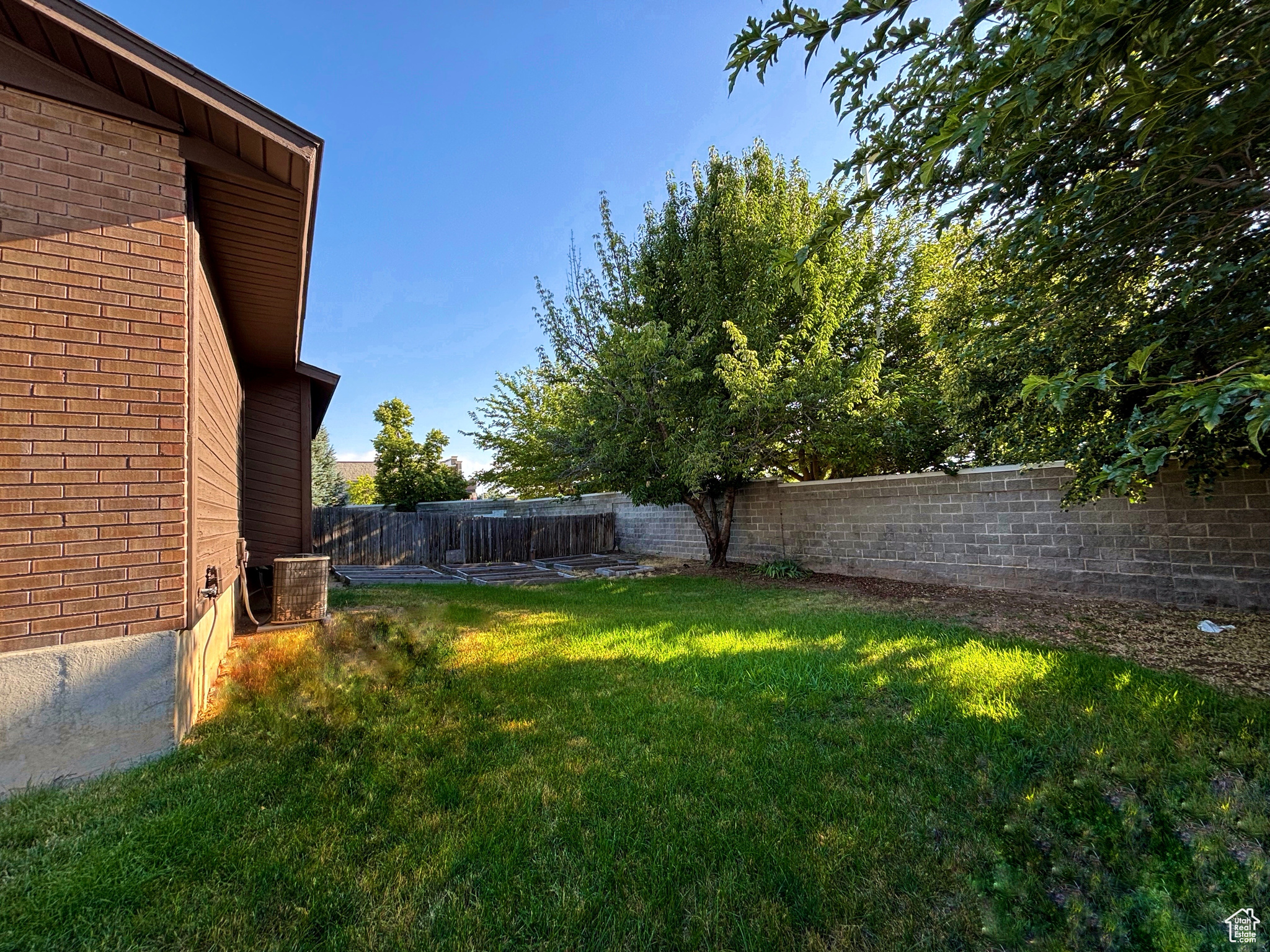 LANDON VILLAGE - Residential