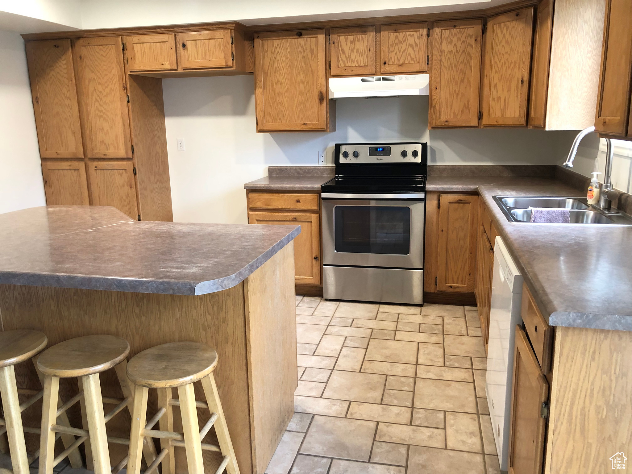 LANDON VILLAGE - Residential