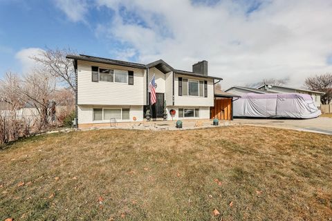 Tiny photo for 470 E 1750 N, North Ogden, UT 84414 (MLS # 2134214)