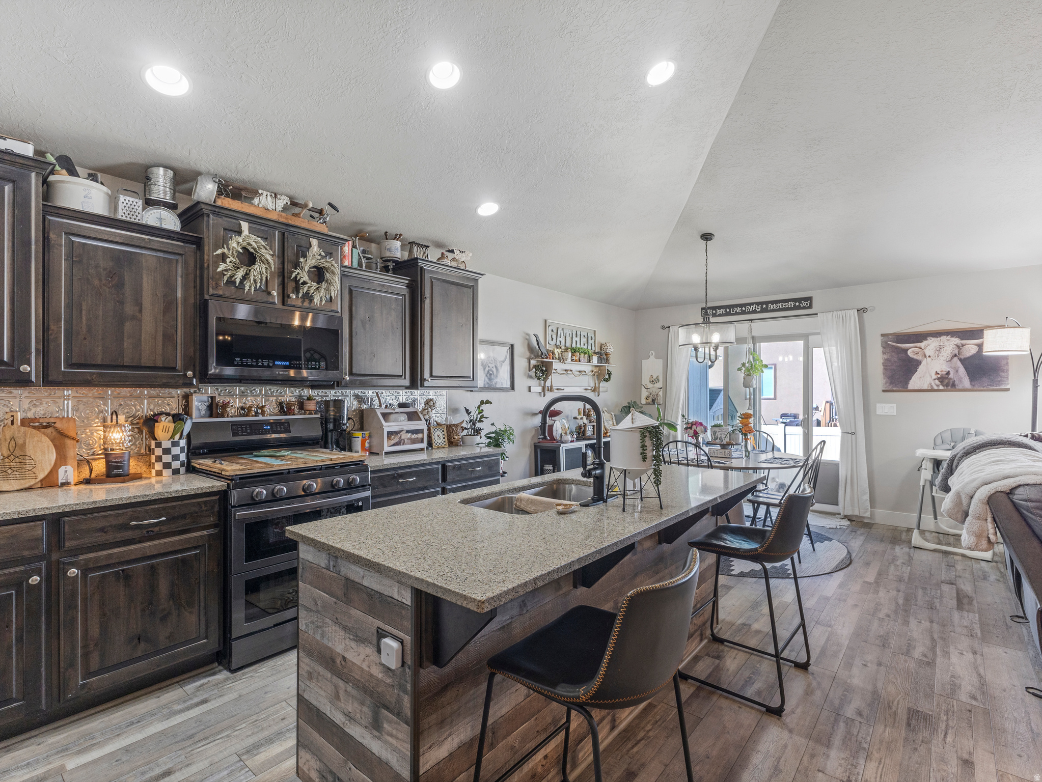 SUNSET RIDGE - Residential