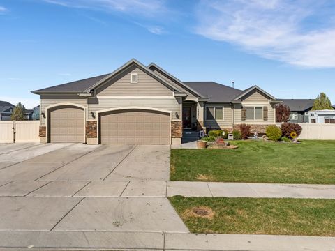 Photo of 7787 N SECRETARIAT RD, Eagle Mountain, UT 84005 (MLS # 2148830)