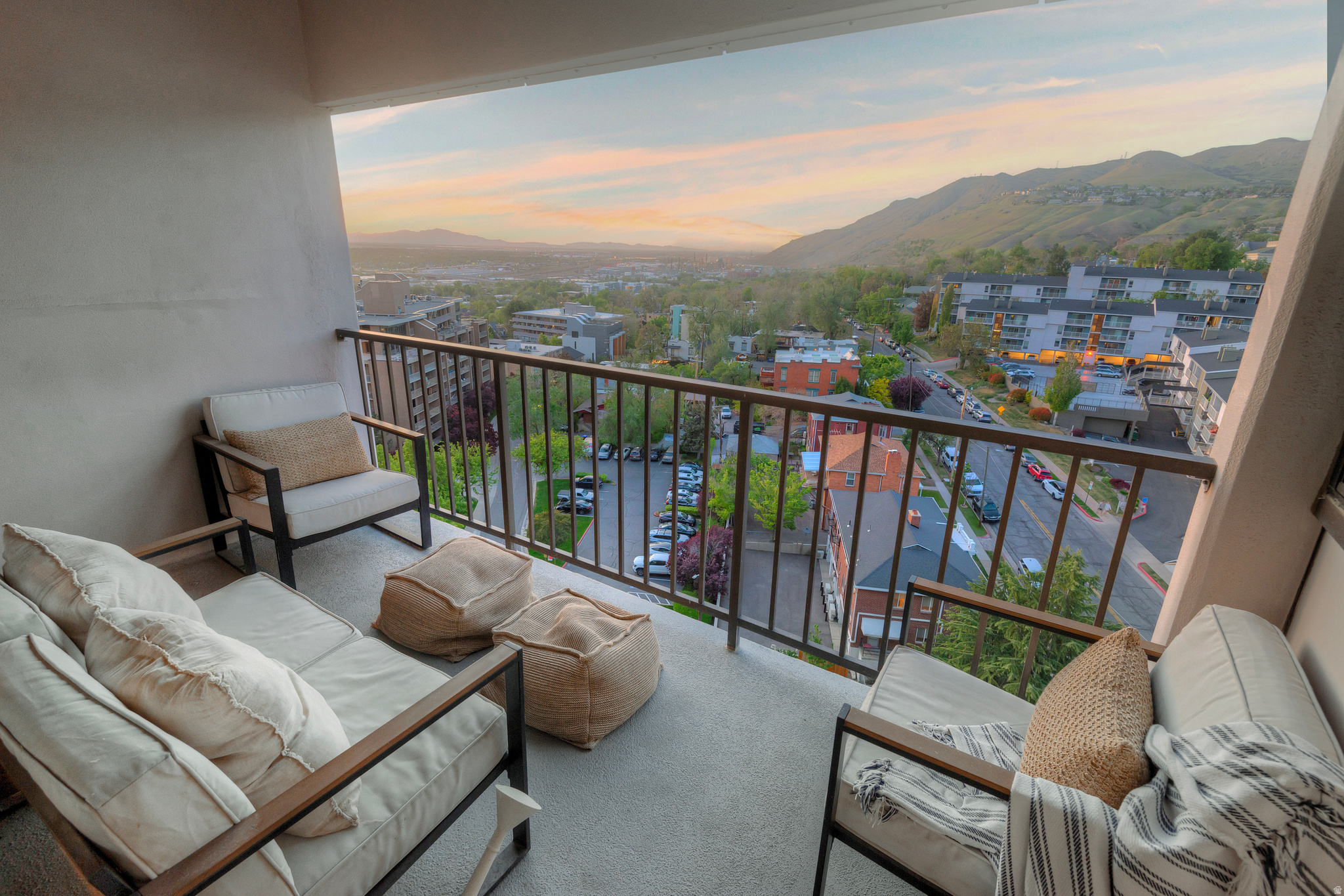 ZION SUMMIT CONDM - Residential