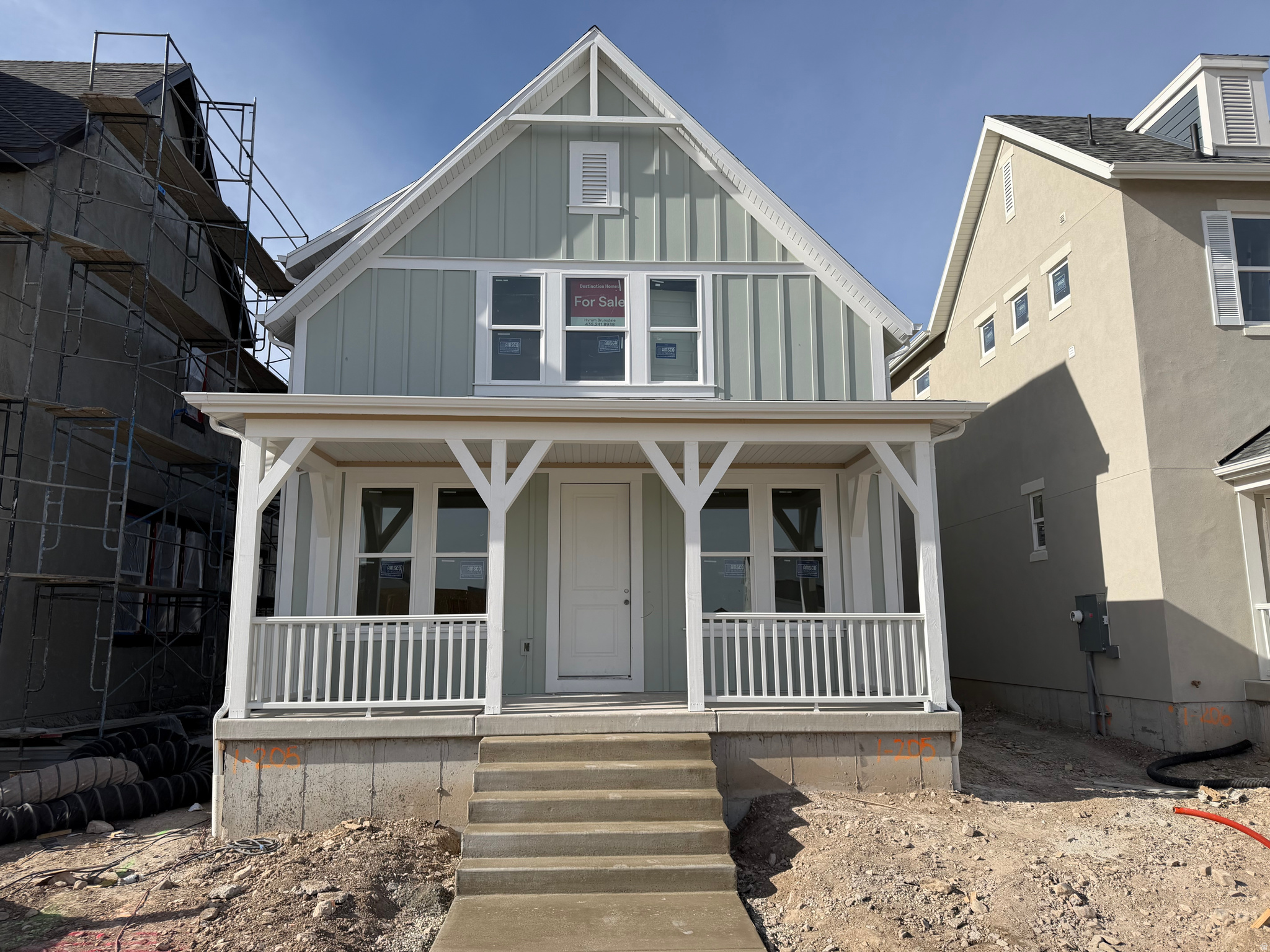 DAYBREAK - Residential