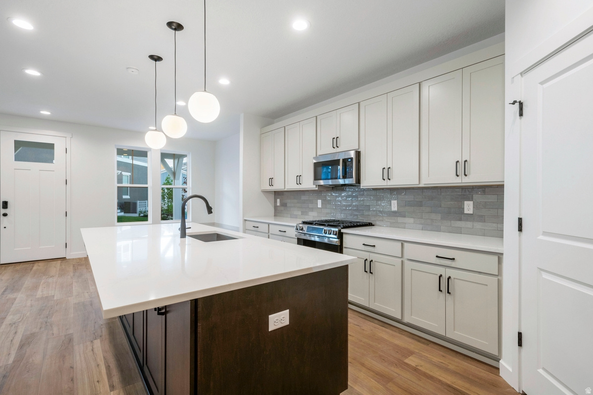 DAYBREAK - Residential