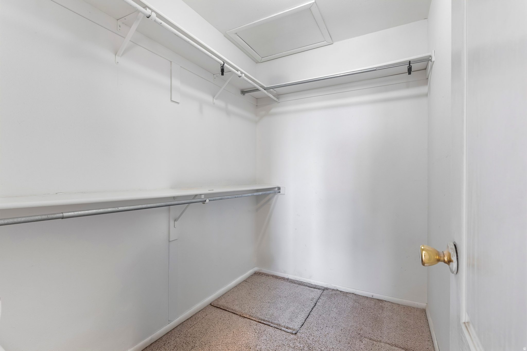 LYNN NIELSEN MINOR - Residential