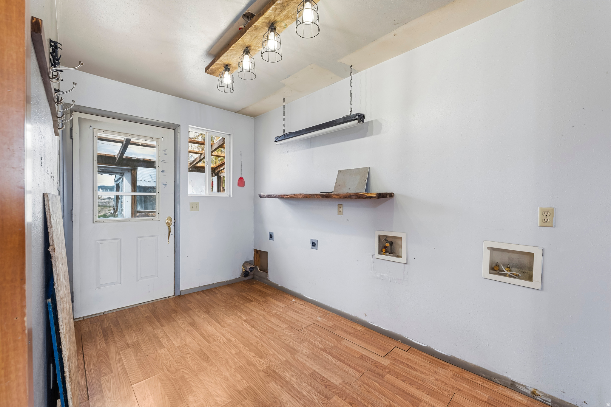 LYNN NIELSEN MINOR - Residential