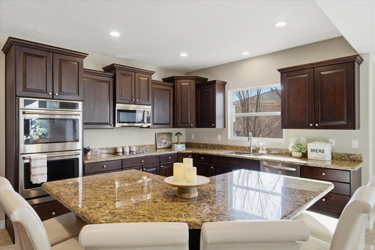 DAYBREAK - Residential