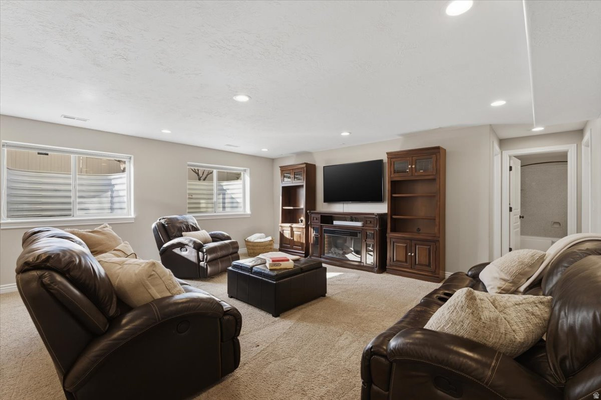 DAYBREAK - Residential