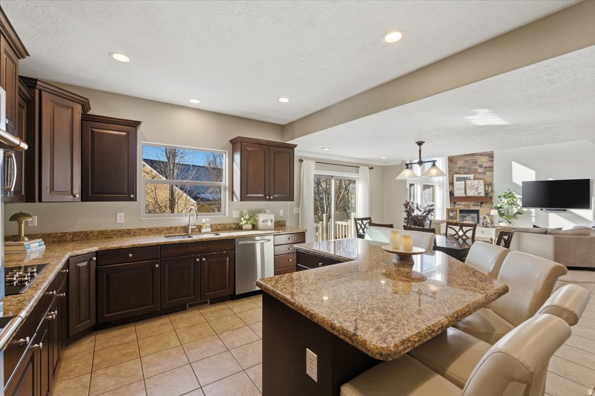 DAYBREAK - Residential