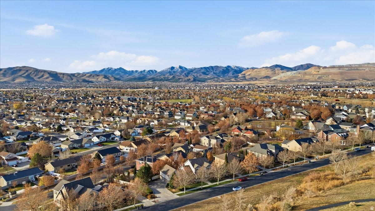 DAYBREAK - Residential