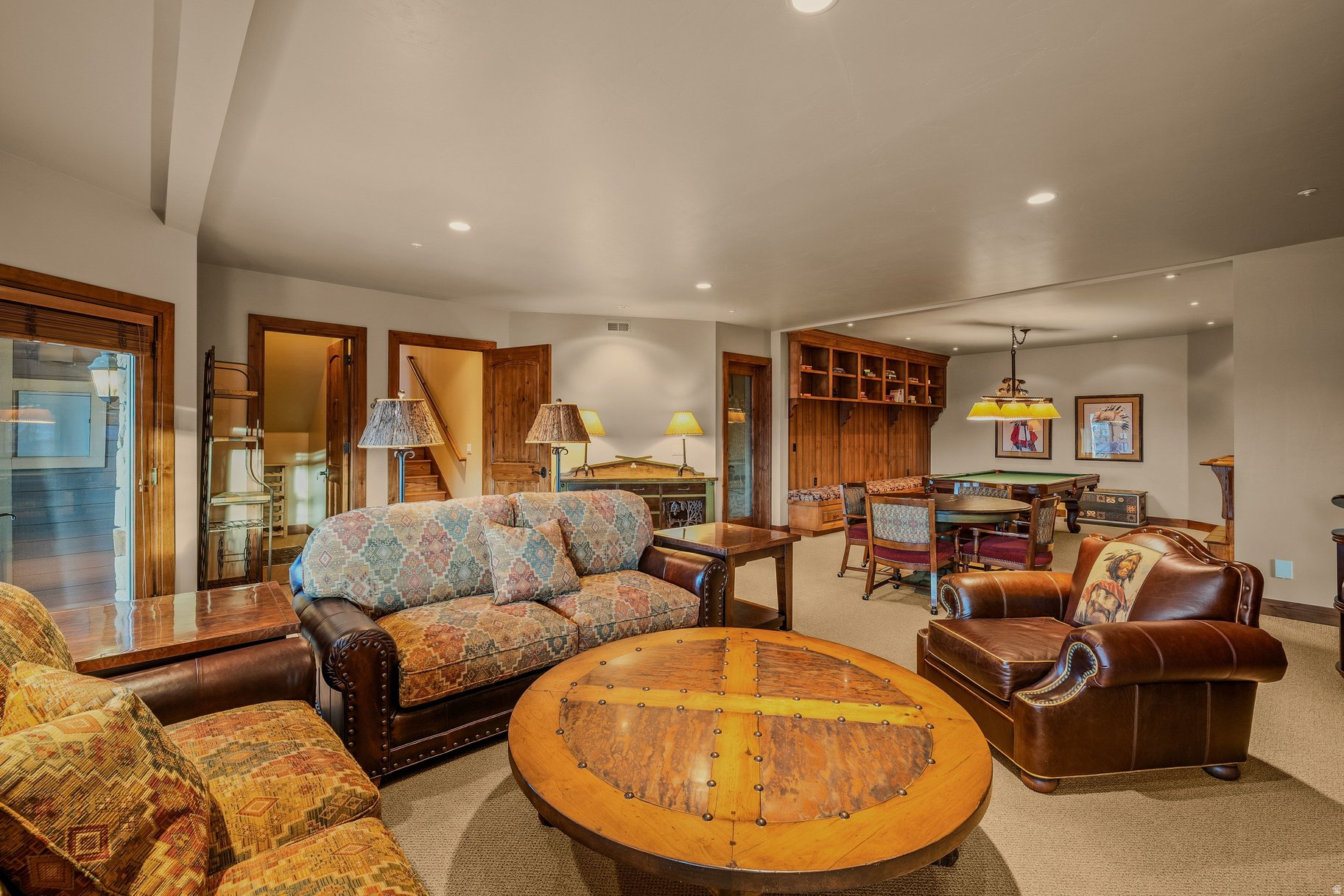 HIDDEN  OAKS - Residential