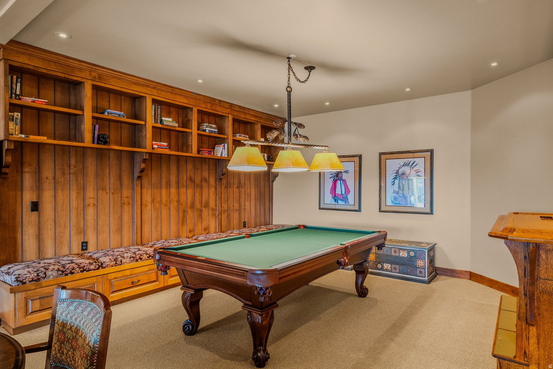 HIDDEN  OAKS - Residential