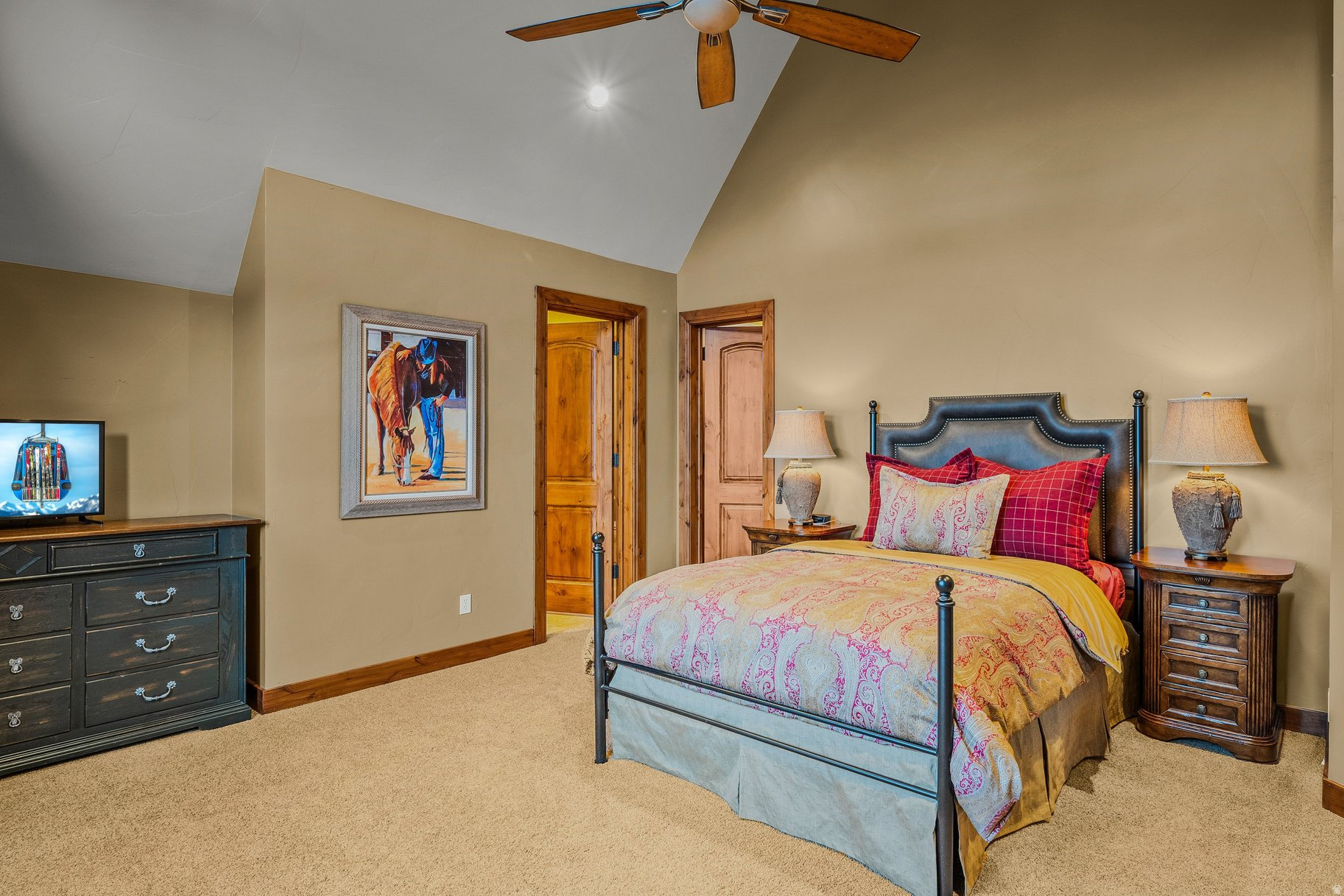 HIDDEN  OAKS - Residential