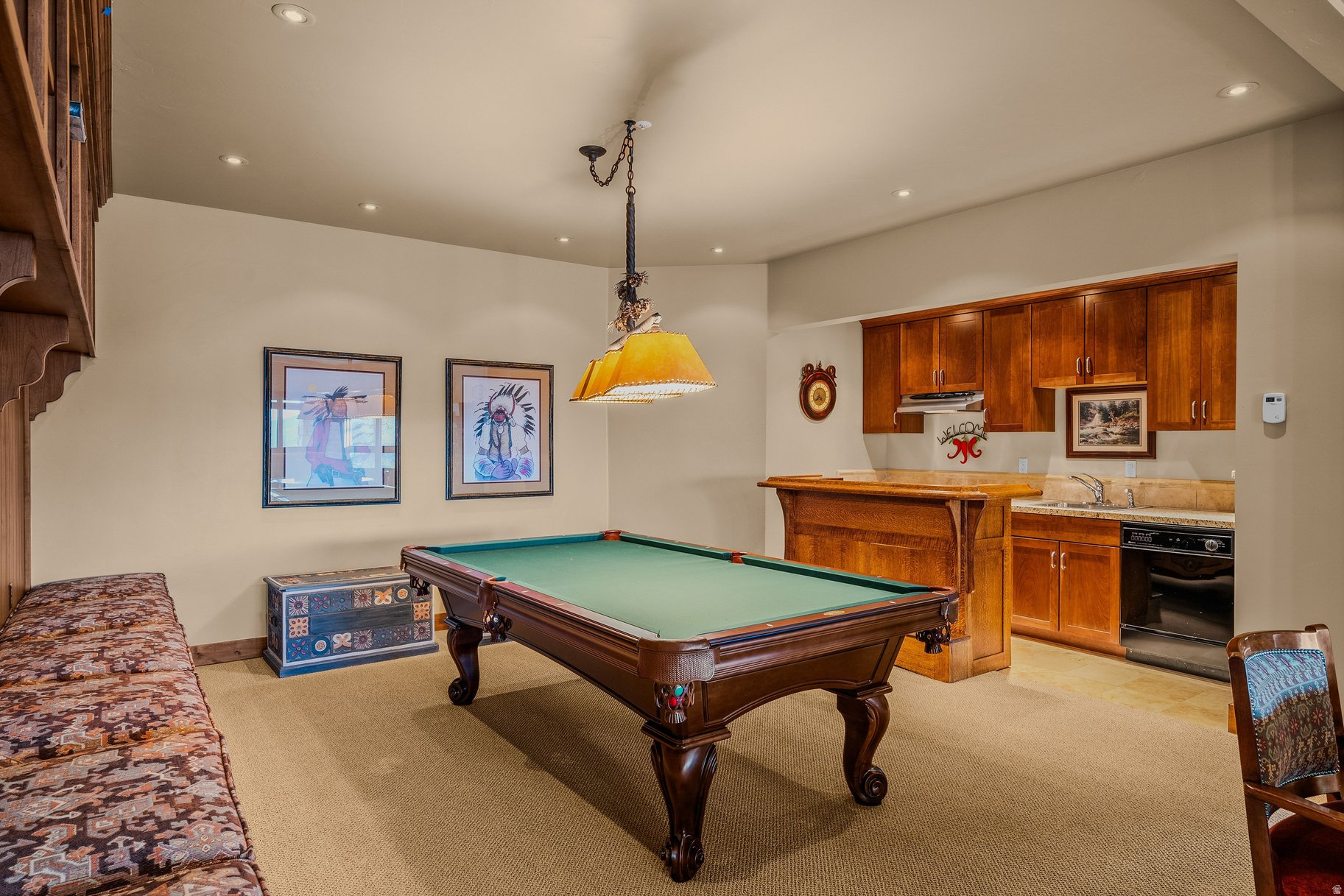 HIDDEN  OAKS - Residential