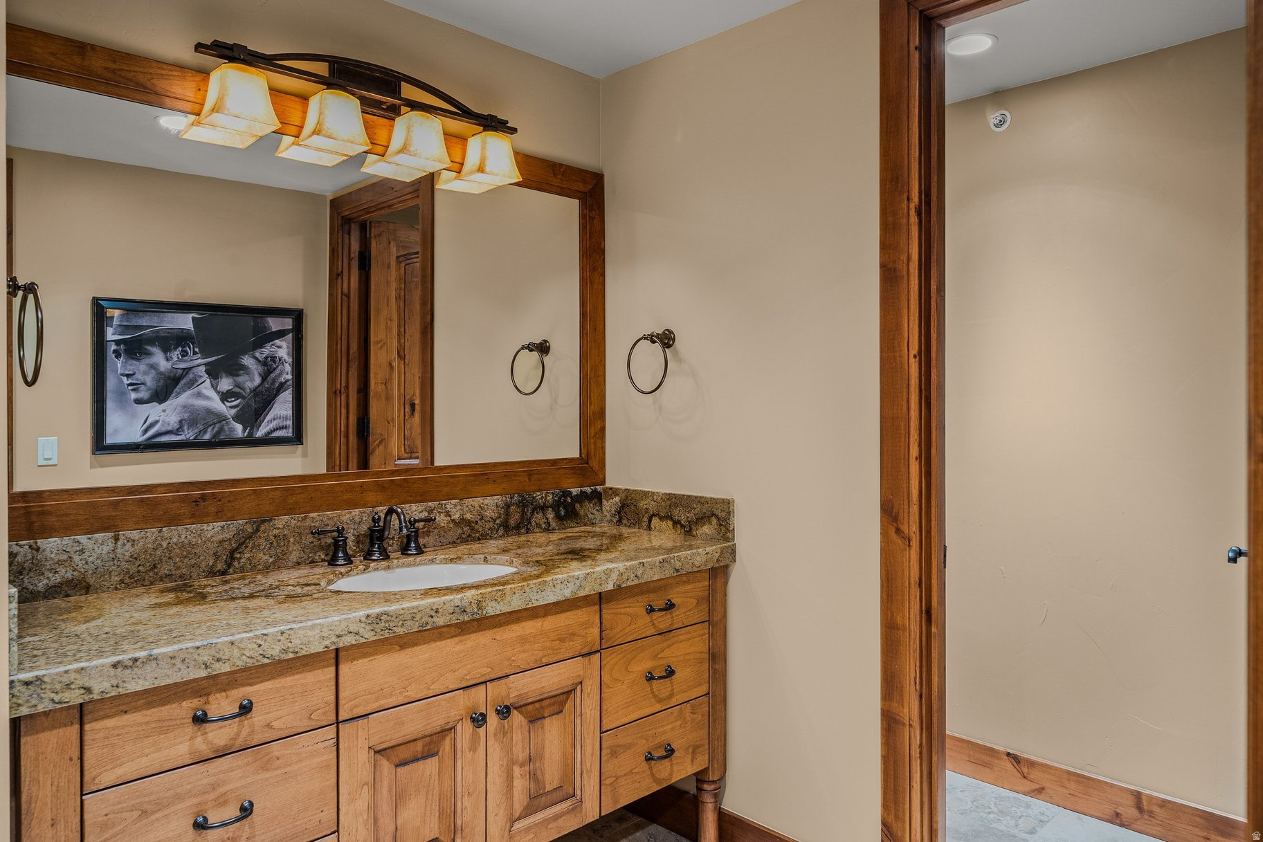 HIDDEN  OAKS - Residential