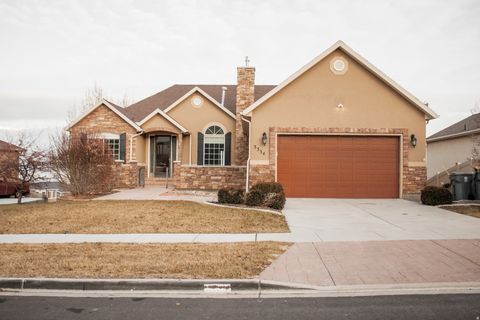 Photo of 3334 S PEREGRINE TRL, Saratoga Springs, UT 84045 (MLS # 2134508)