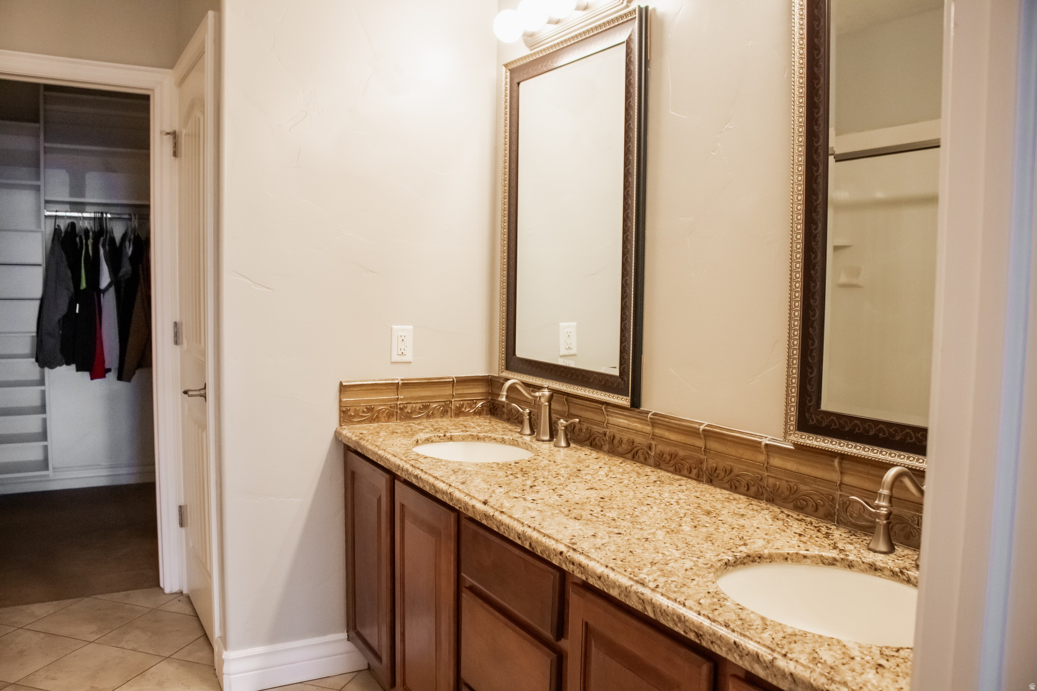 THE VILLAGE OF HAWKS - Residential