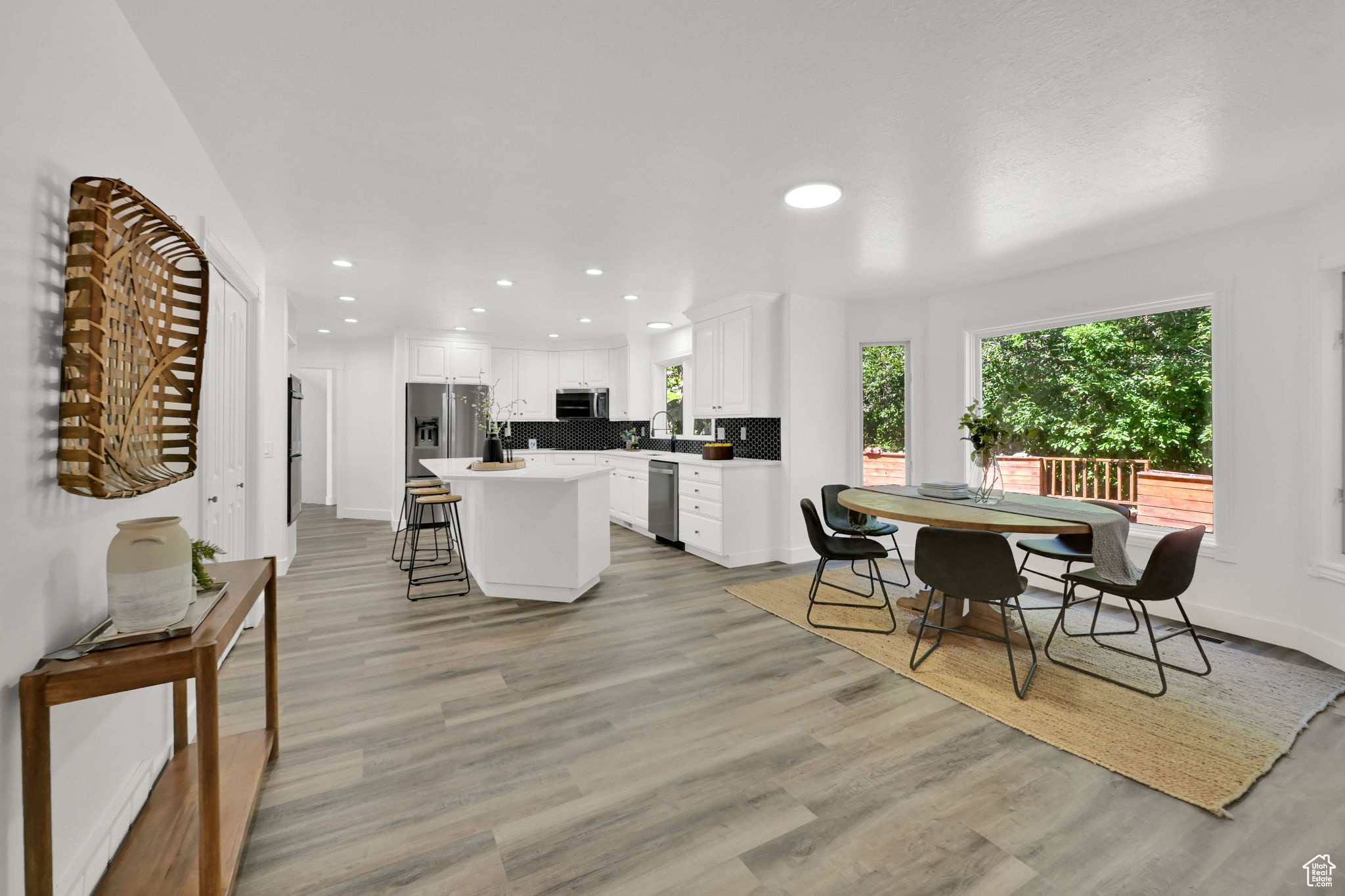 MOUNTAIN MEADOWS - Residential