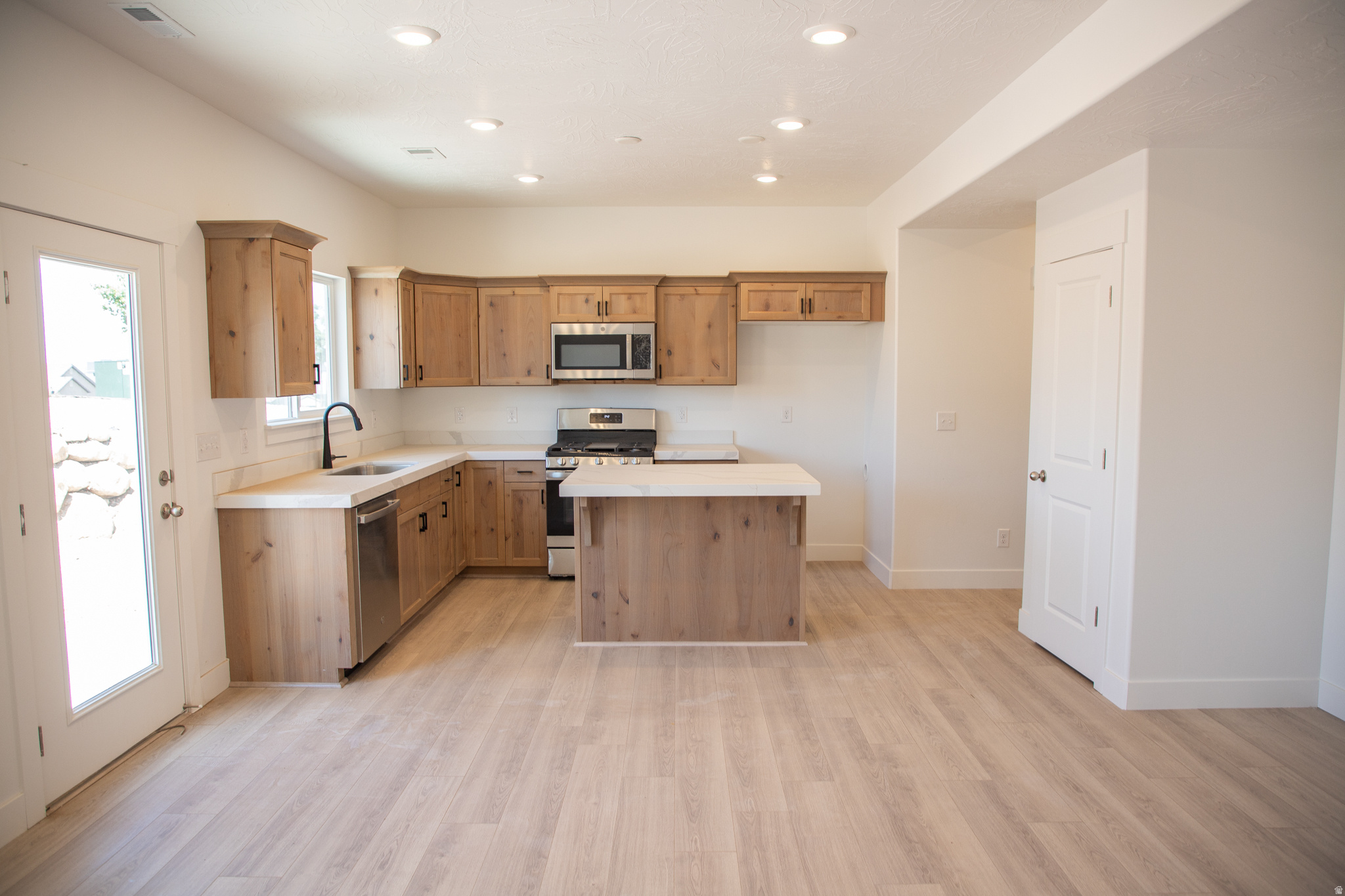 MEADOW CREEK RIDGE - Residential