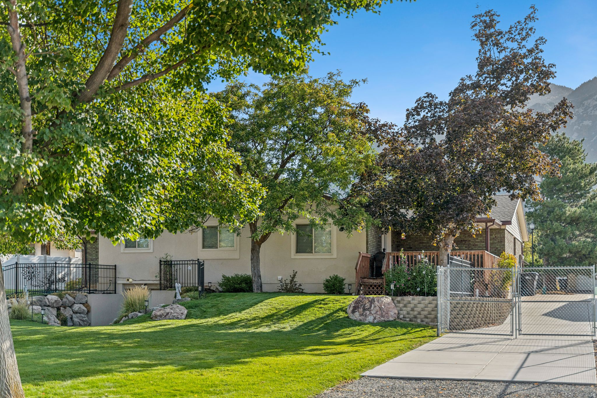 WILLOW CREEK MESA - Residential