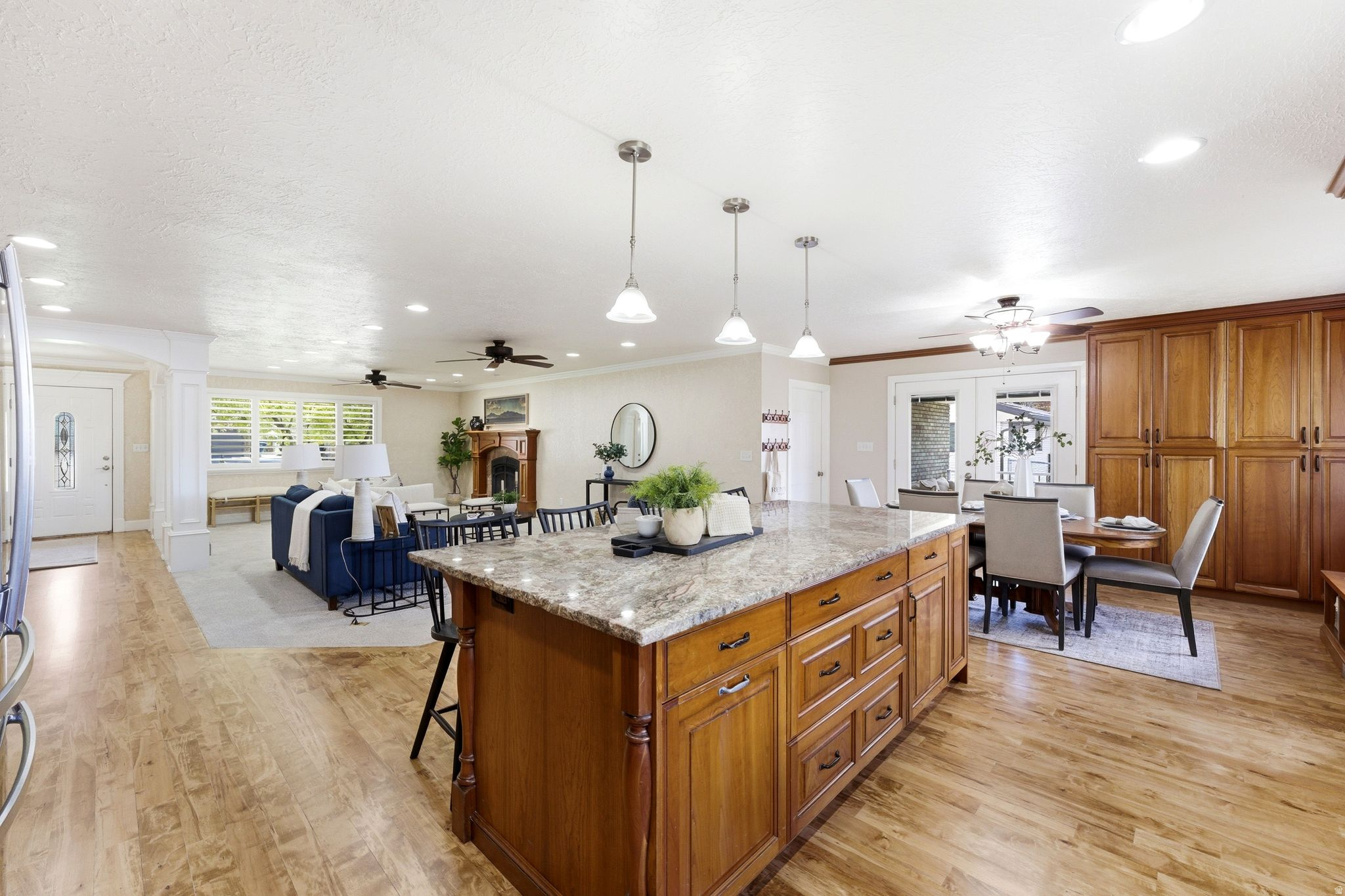 WILLOW CREEK MESA - Residential