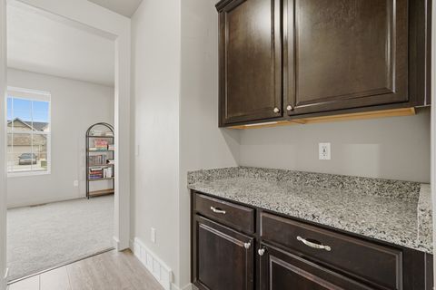 Tiny photo for 534 S 1350 W, Syracuse, UT 84075 (MLS # 2152668)