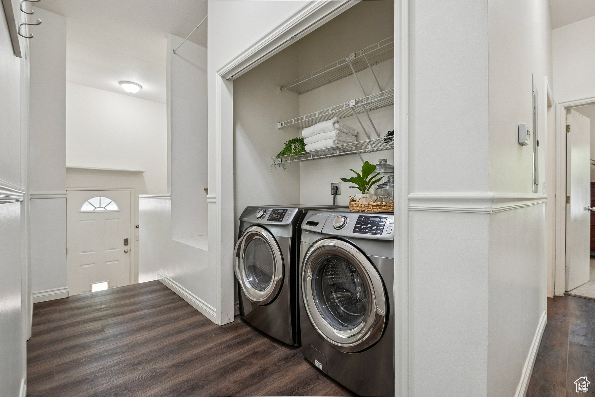 Salt Lake City, Utah 84105, United States, 4 Bedrooms Bedrooms, ,3 BathroomsBathrooms,Residential,Pending,149552