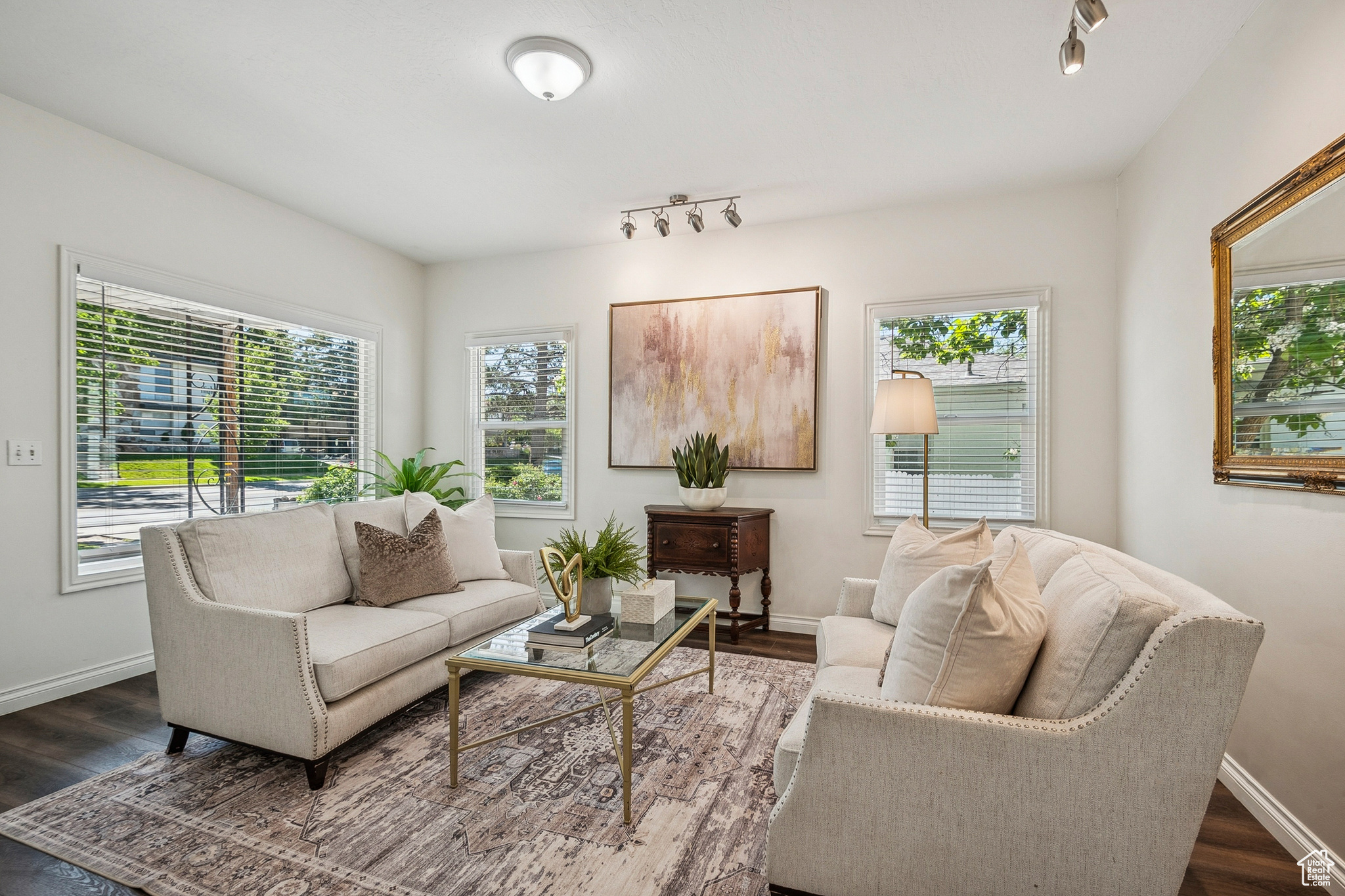 Salt Lake City, Utah 84105, United States, 4 Bedrooms Bedrooms, ,3 BathroomsBathrooms,Residential,Pending,149552