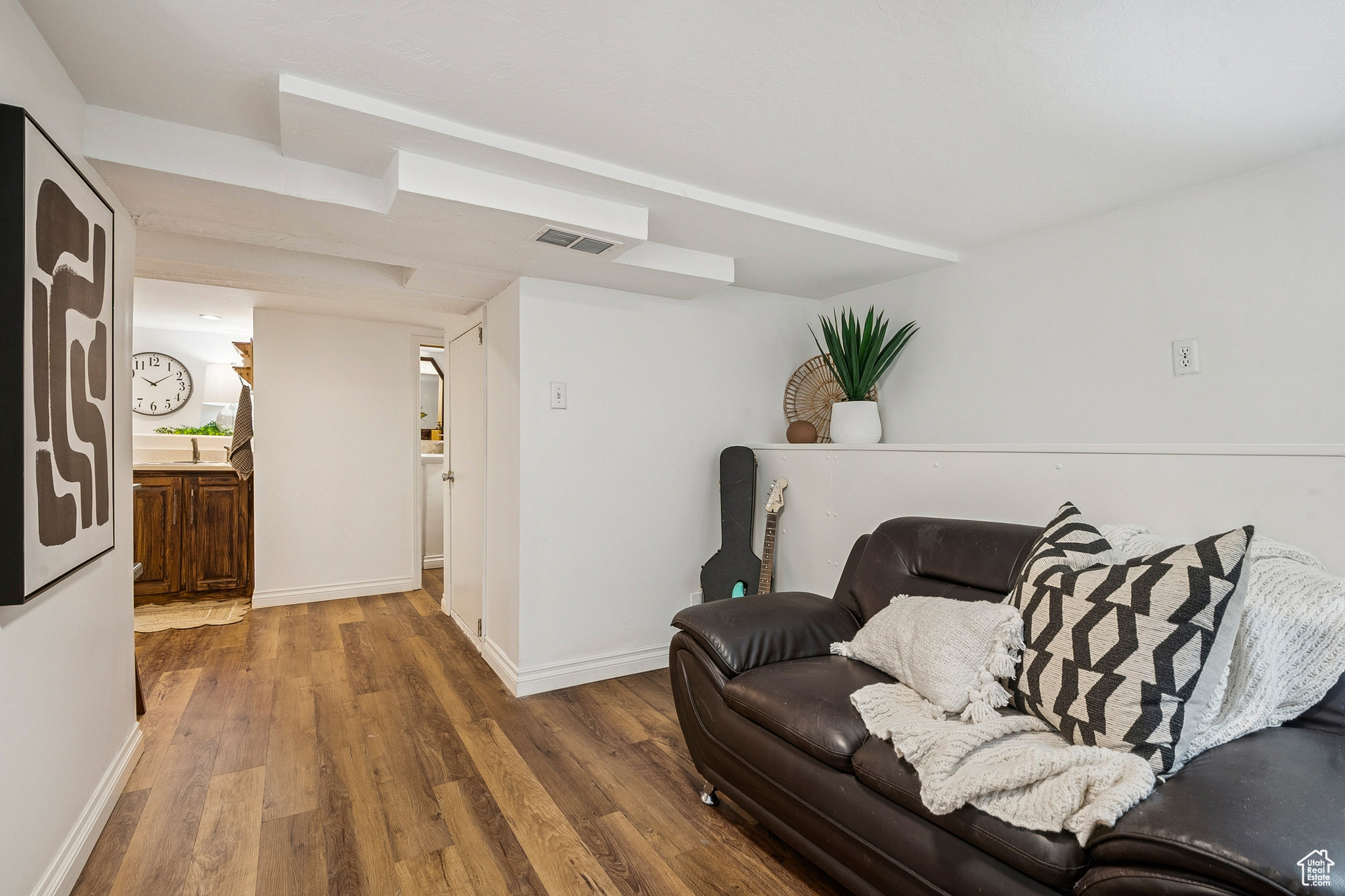 Salt Lake City, Utah 84105, United States, 4 Bedrooms Bedrooms, ,3 BathroomsBathrooms,Residential,Pending,149552