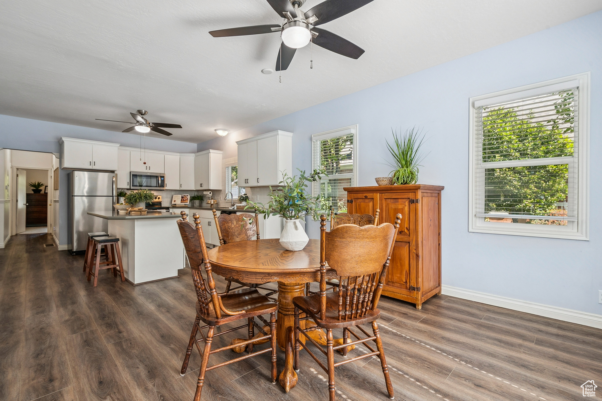 Salt Lake City, Utah 84105, United States, 4 Bedrooms Bedrooms, ,3 BathroomsBathrooms,Residential,Pending,149552