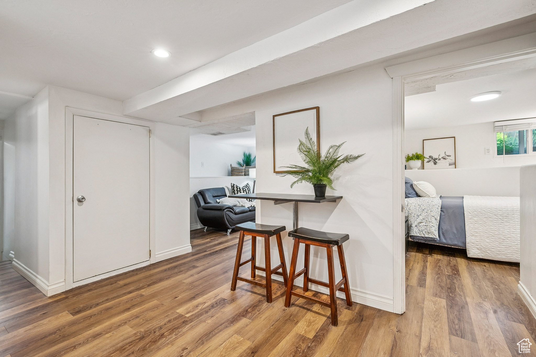 Salt Lake City, Utah 84105, United States, 4 Bedrooms Bedrooms, ,3 BathroomsBathrooms,Residential,Pending,149552