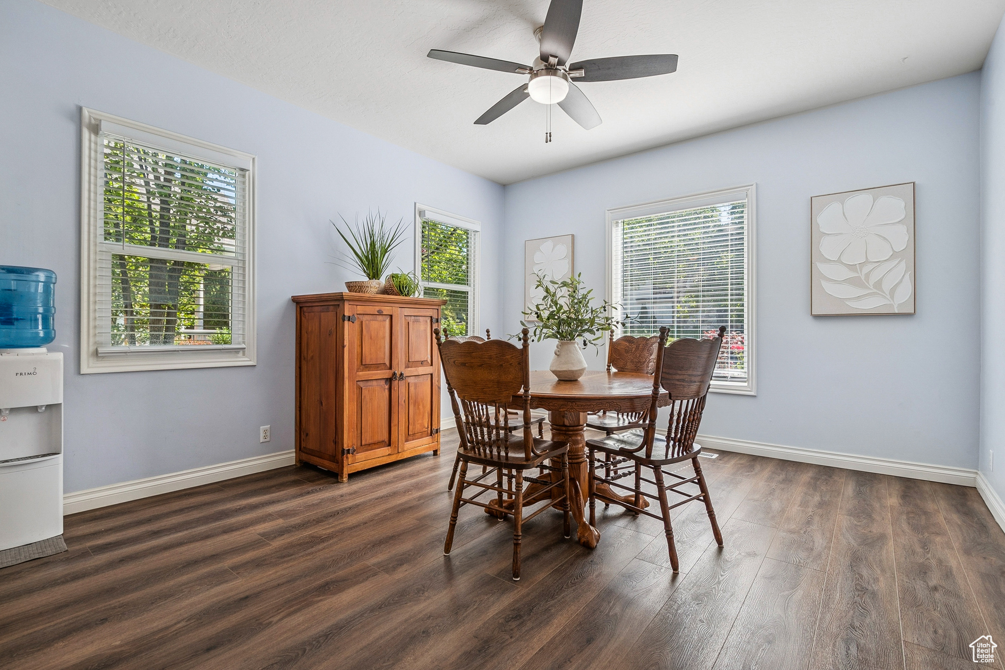 Salt Lake City, Utah 84105, United States, 4 Bedrooms Bedrooms, ,3 BathroomsBathrooms,Residential,Pending,149552