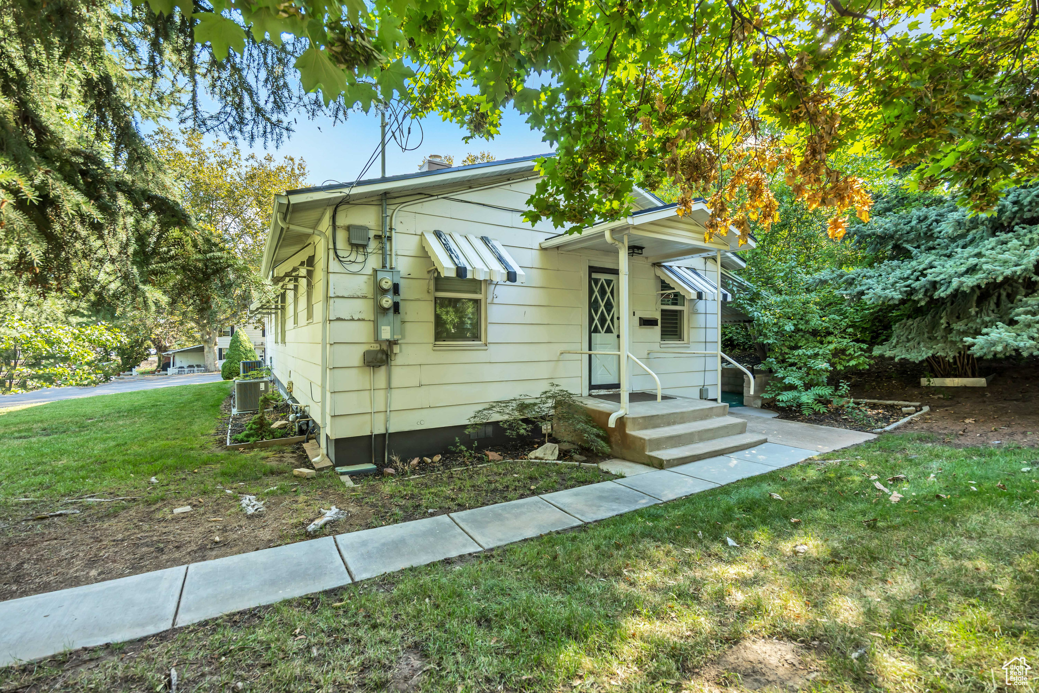 GRANDVIEW ACRES - Residential