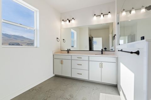 Tiny photo for 1117 W MAHOGANY ST, Saratoga Springs, UT 84045 (MLS # 2124088)