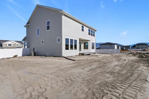 Tiny photo for 1117 W MAHOGANY ST, Saratoga Springs, UT 84045 (MLS # 2124088)