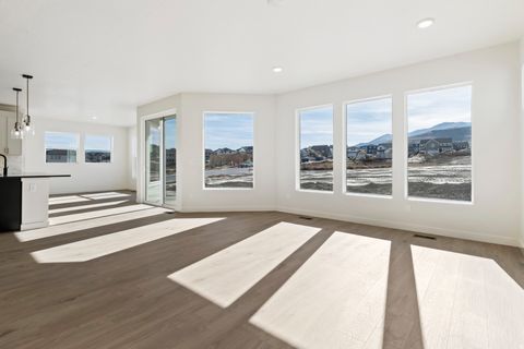 Tiny photo for 1117 W MAHOGANY ST, Saratoga Springs, UT 84045 (MLS # 2124088)