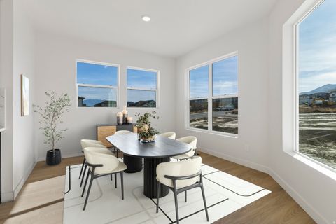 Tiny photo for 1117 W MAHOGANY ST, Saratoga Springs, UT 84045 (MLS # 2124088)