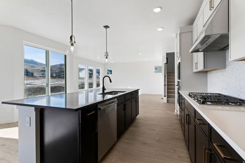 Tiny photo for 1117 W MAHOGANY ST, Saratoga Springs, UT 84045 (MLS # 2124088)