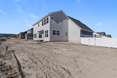 Tiny photo for 1117 W MAHOGANY ST, Saratoga Springs, UT 84045 (MLS # 2124088)