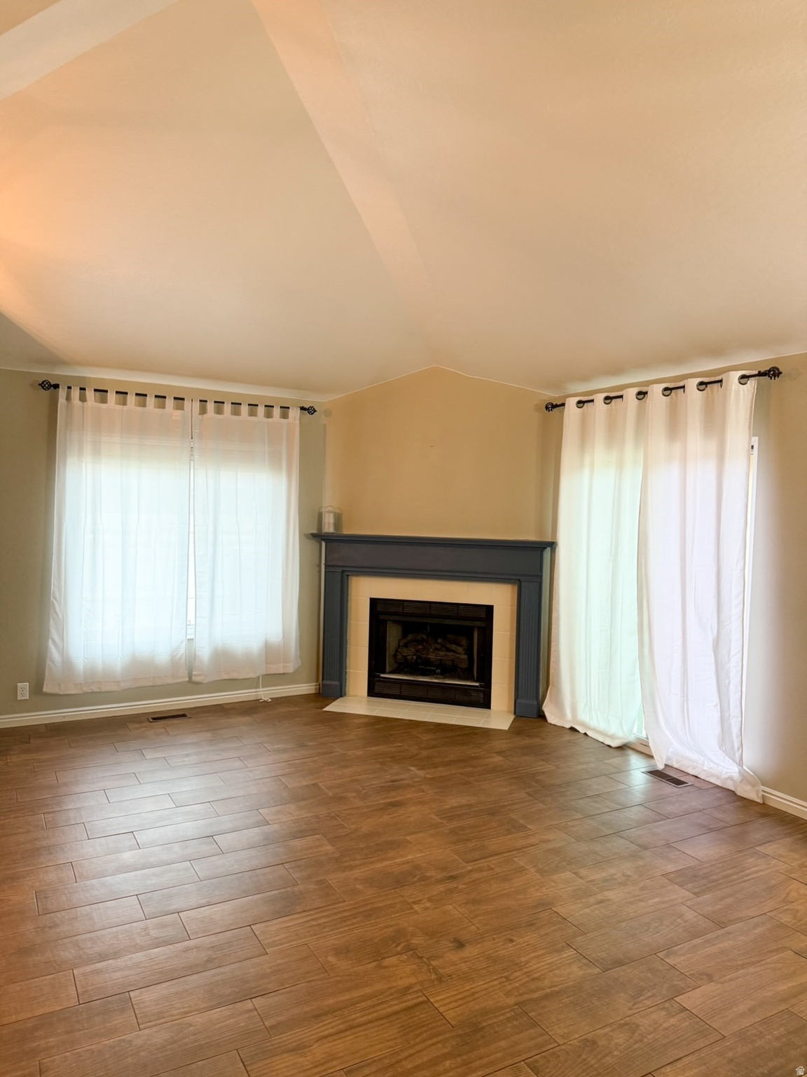 HARVEST FIELD - Residential