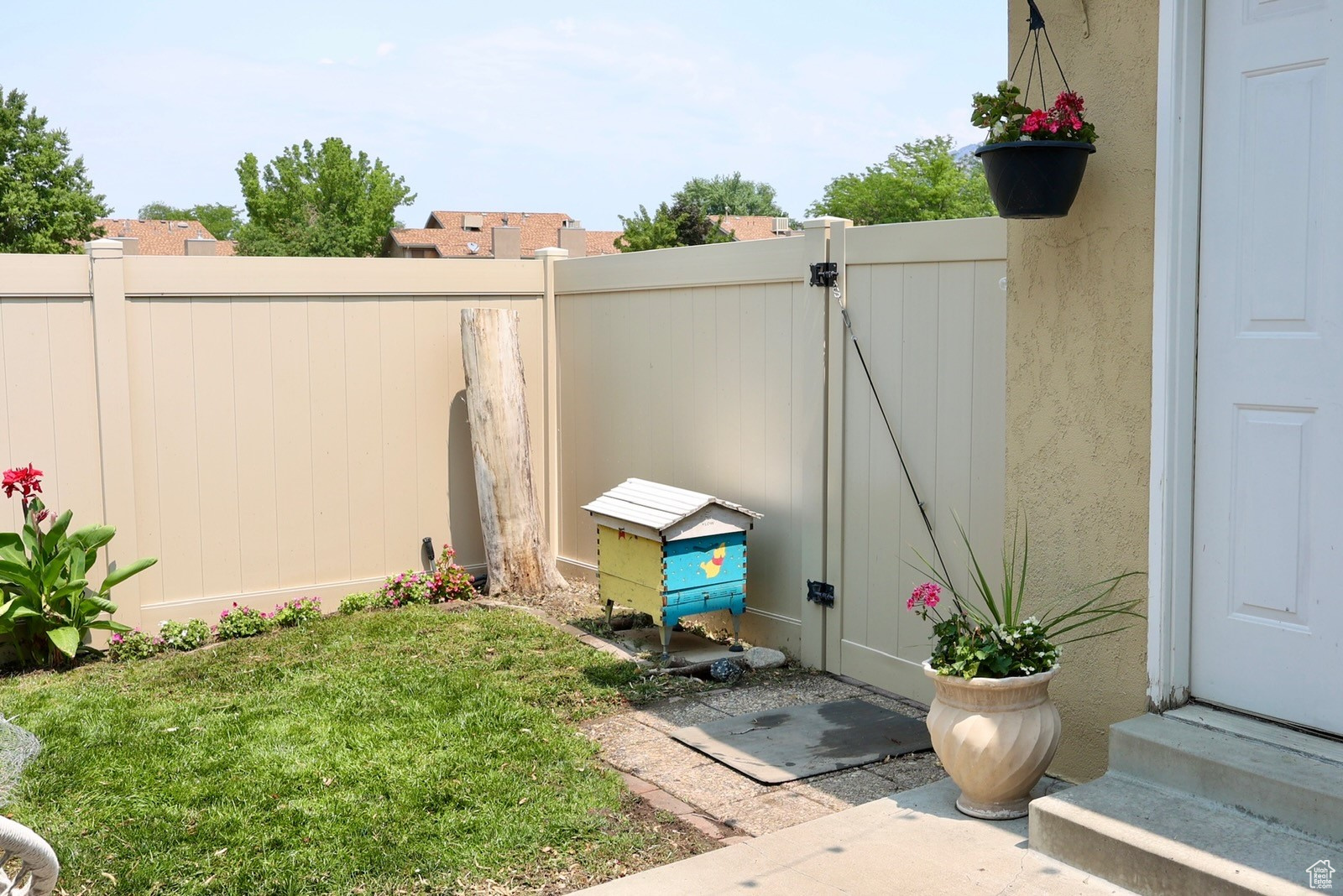 HARVEST FIELD - Residential